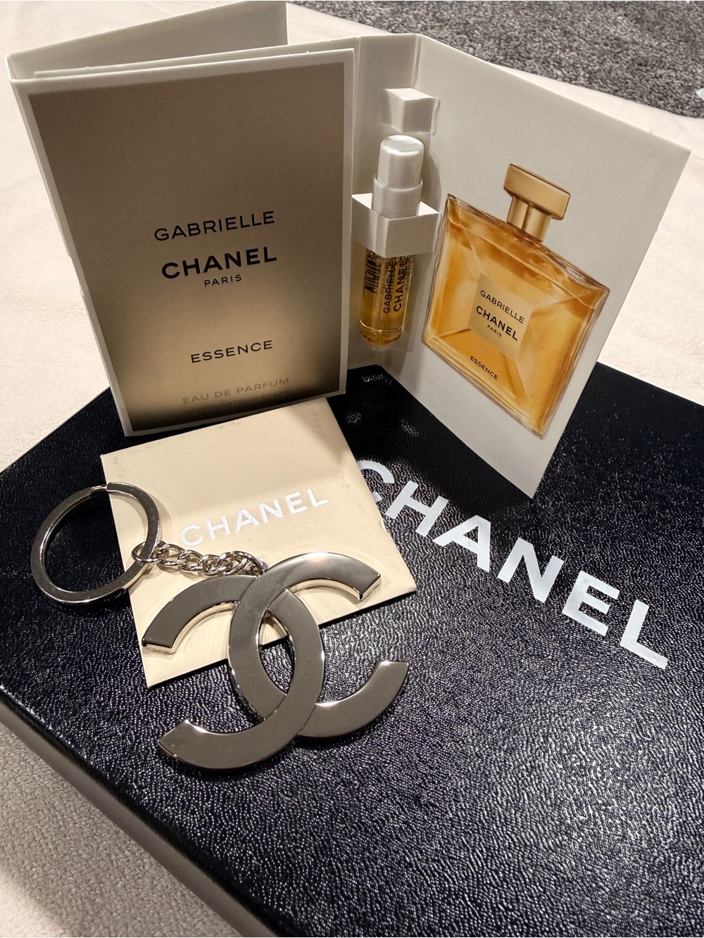 Chanel perfume samples 1.5ml Chanel Essence. Chance Chanel keychain charm free - Picture 4 of 4